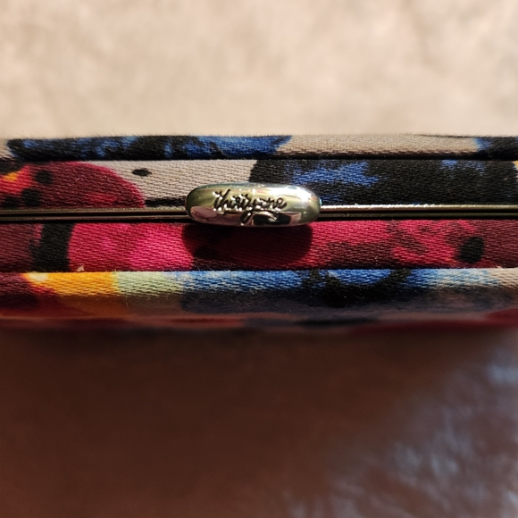 thirty-one Fabric Flower Wallet Case - Picture 3 of 7